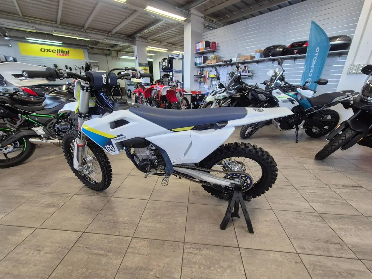 Husqvarna FC 450 (2025) (2)