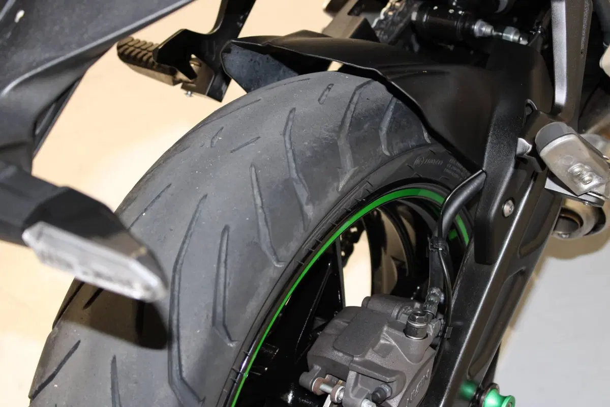 Kawasaki Z 650 (2021 - 24) (8)