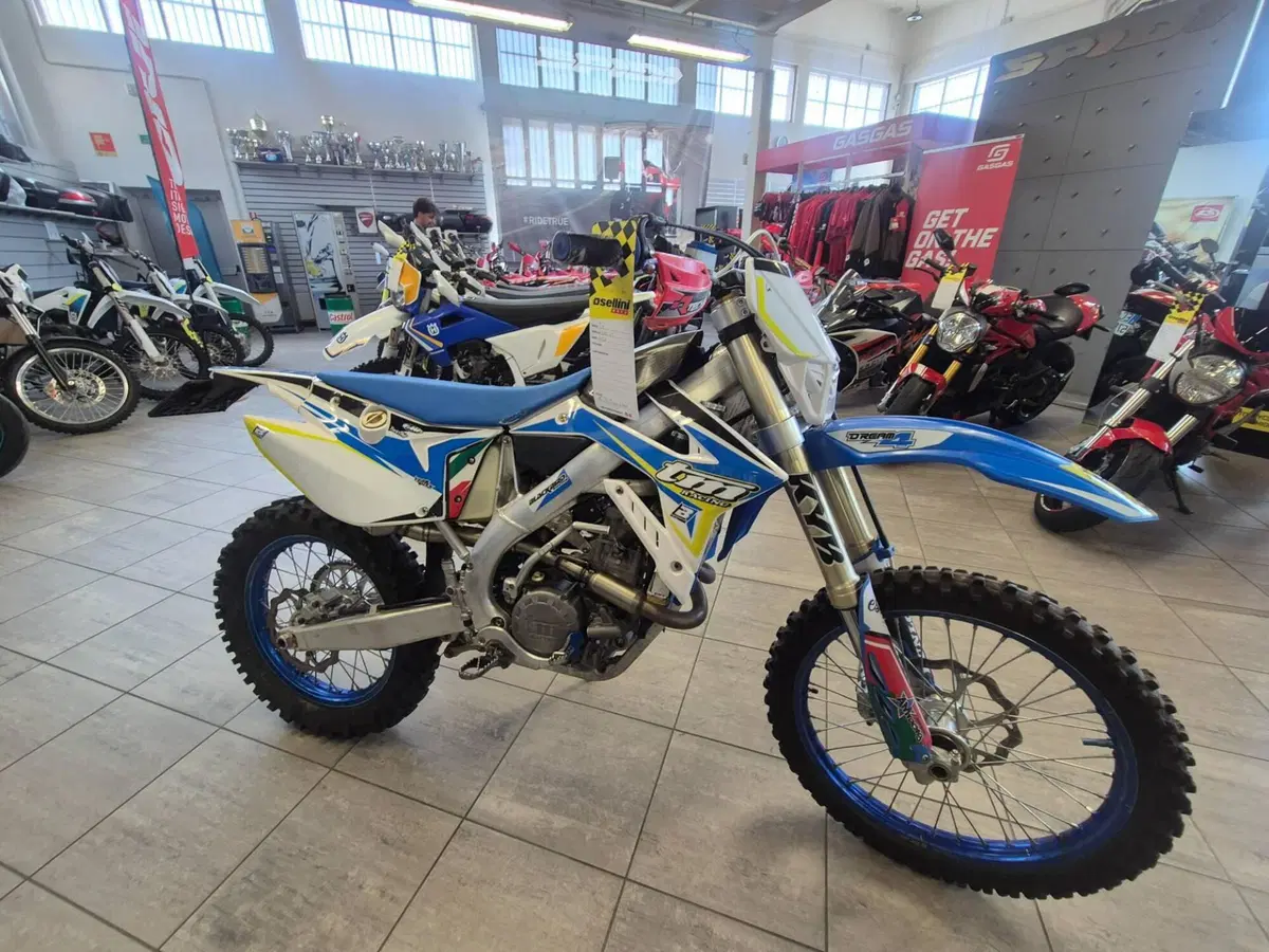 Tm Moto EN 300 Fi 4t (2020) (4)