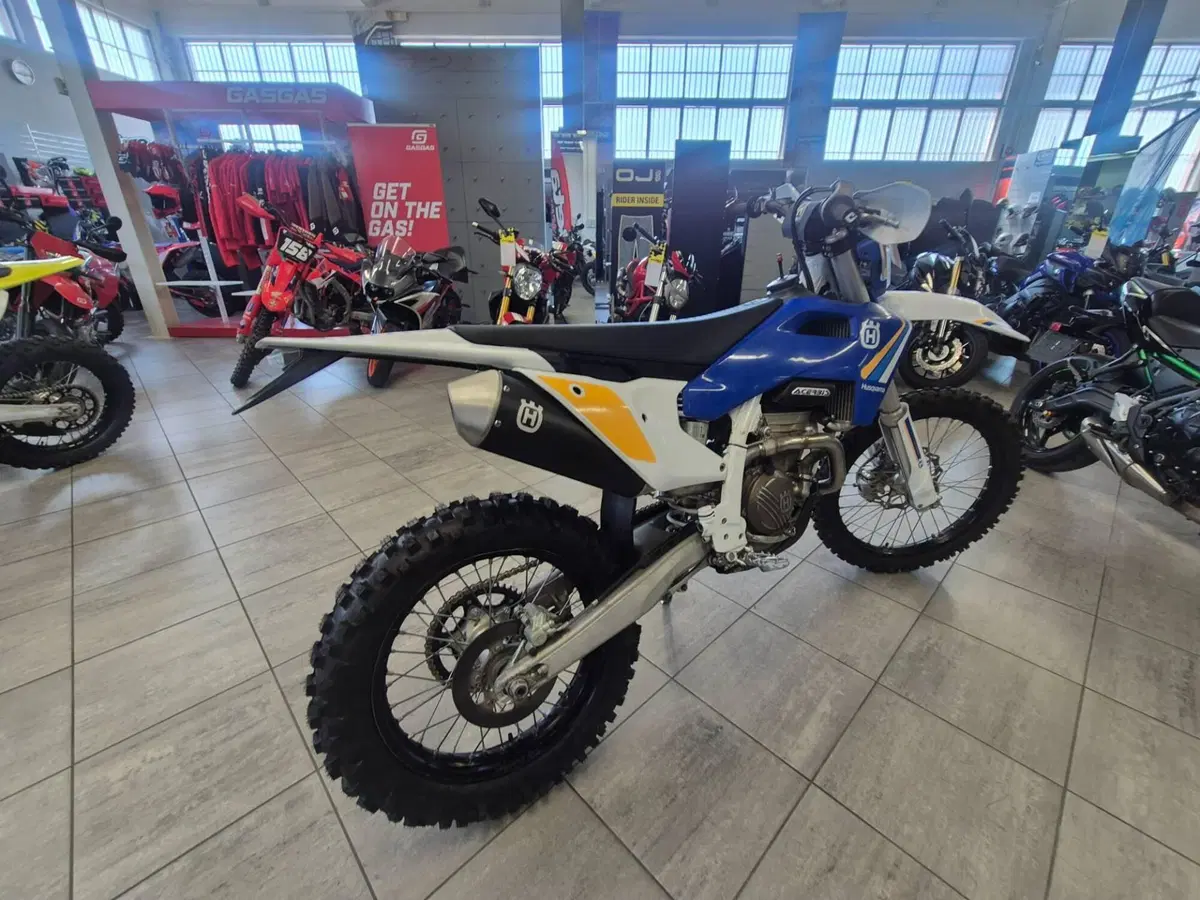 Husqvarna FE 350 (2025) (5)