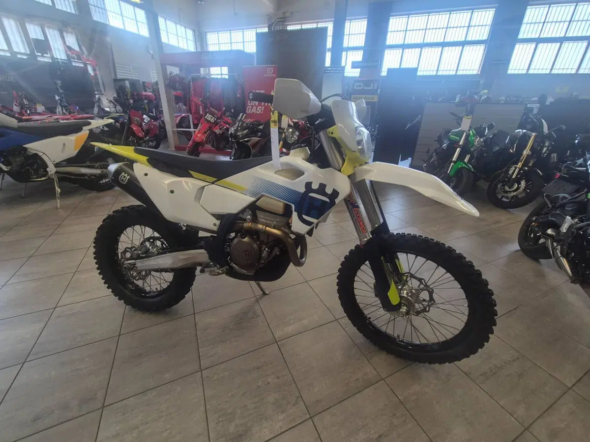 Husqvarna FE 350 (2024) (2)