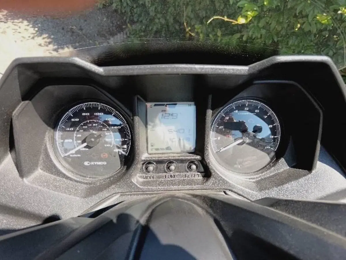 Kymco X-Town 300i (2021 - 24) (9)