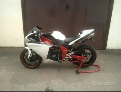 Yamaha YZF R1 (2009 - 11) usata