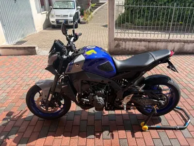 Yamaha MT-09 (2021 - 23) usata