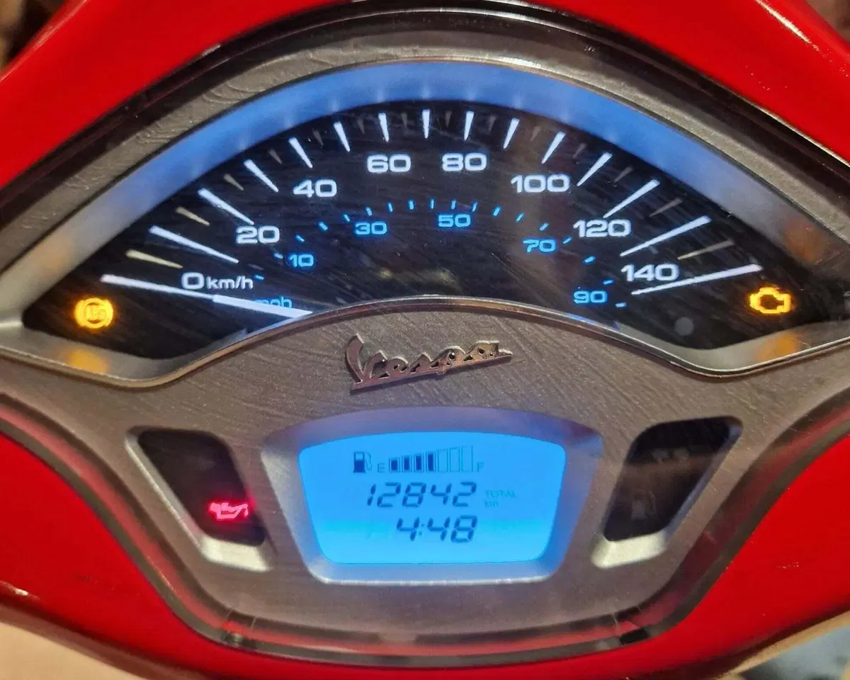Vespa Primavera 125 RED (2021 - 24) (5)