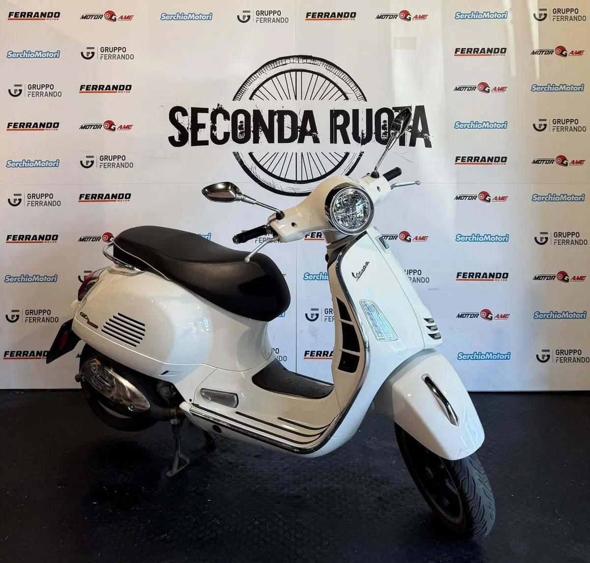 Vespa GTS 300 Super (2023 - 24) (4)