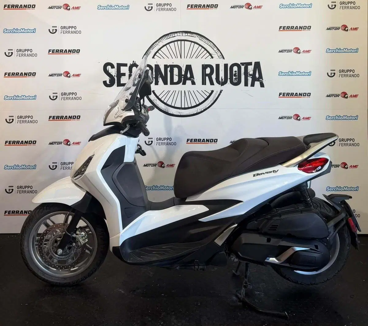 Piaggio Beverly 400 ABS-ASR (2021 - 24) (2)