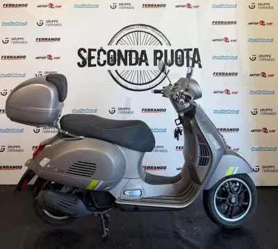 Vespa GTS 125 Super Tech (2023 - 24) usata