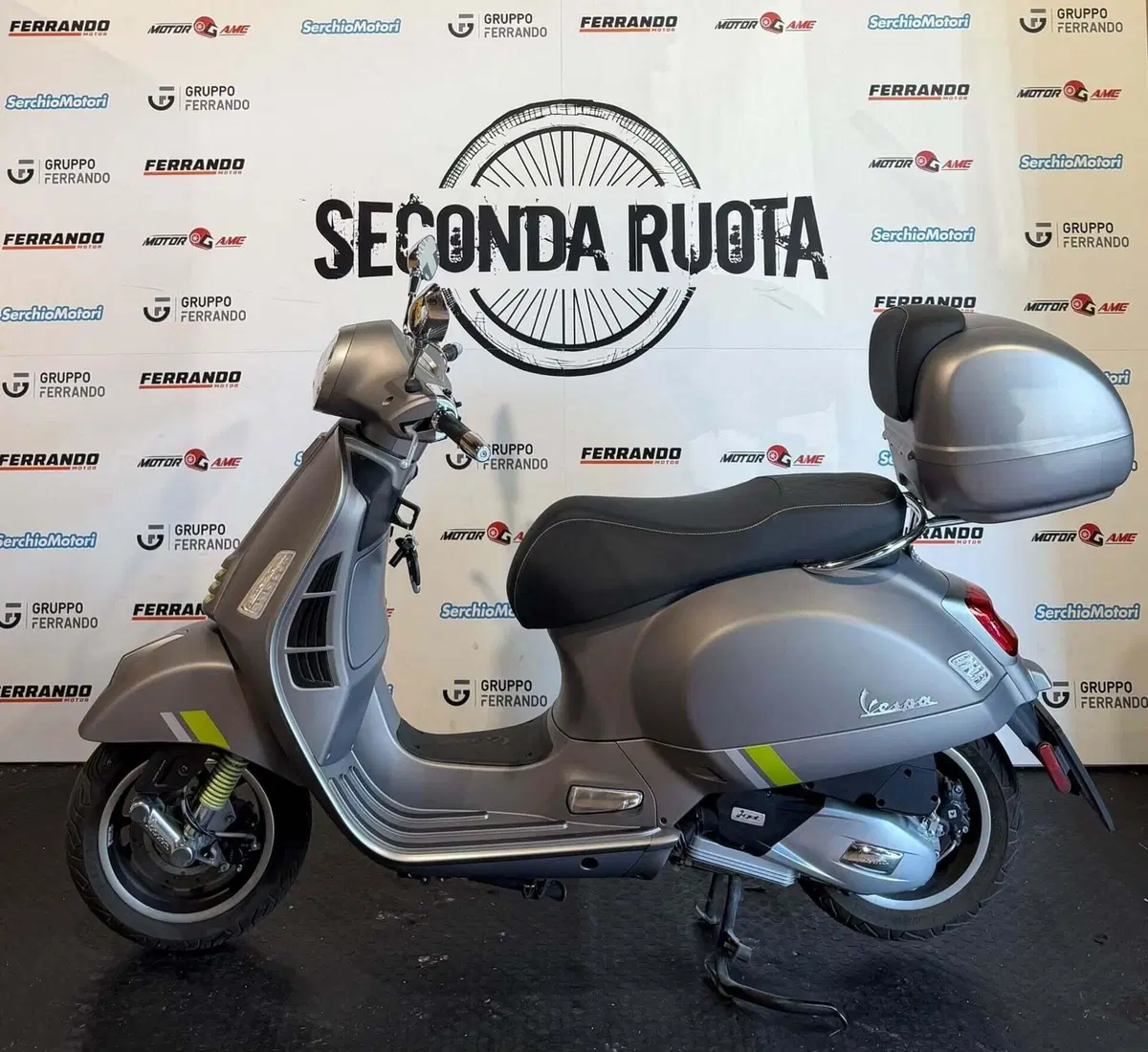 Vespa GTS 125 Super Tech (2023 - 24) (2)