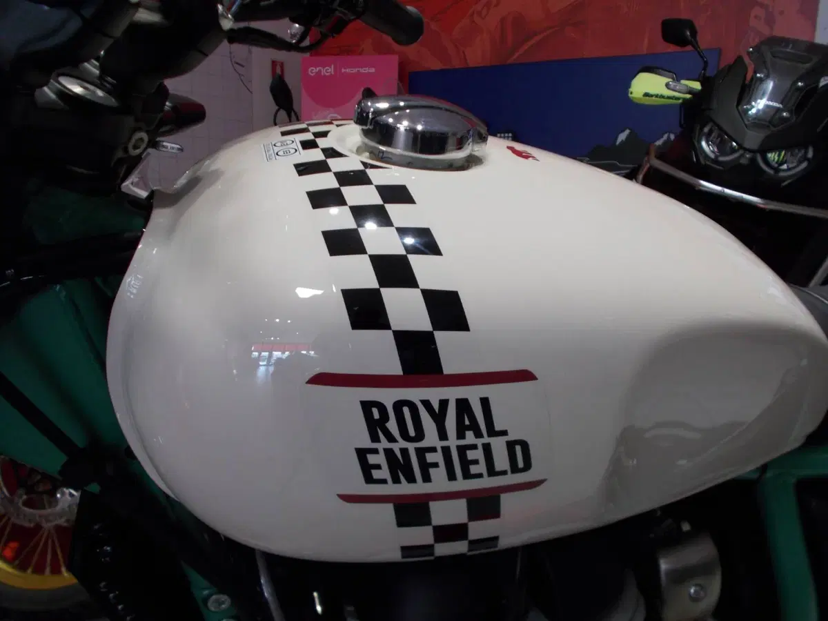 Royal Enfield Bear 650 (2025 - 26) (5)