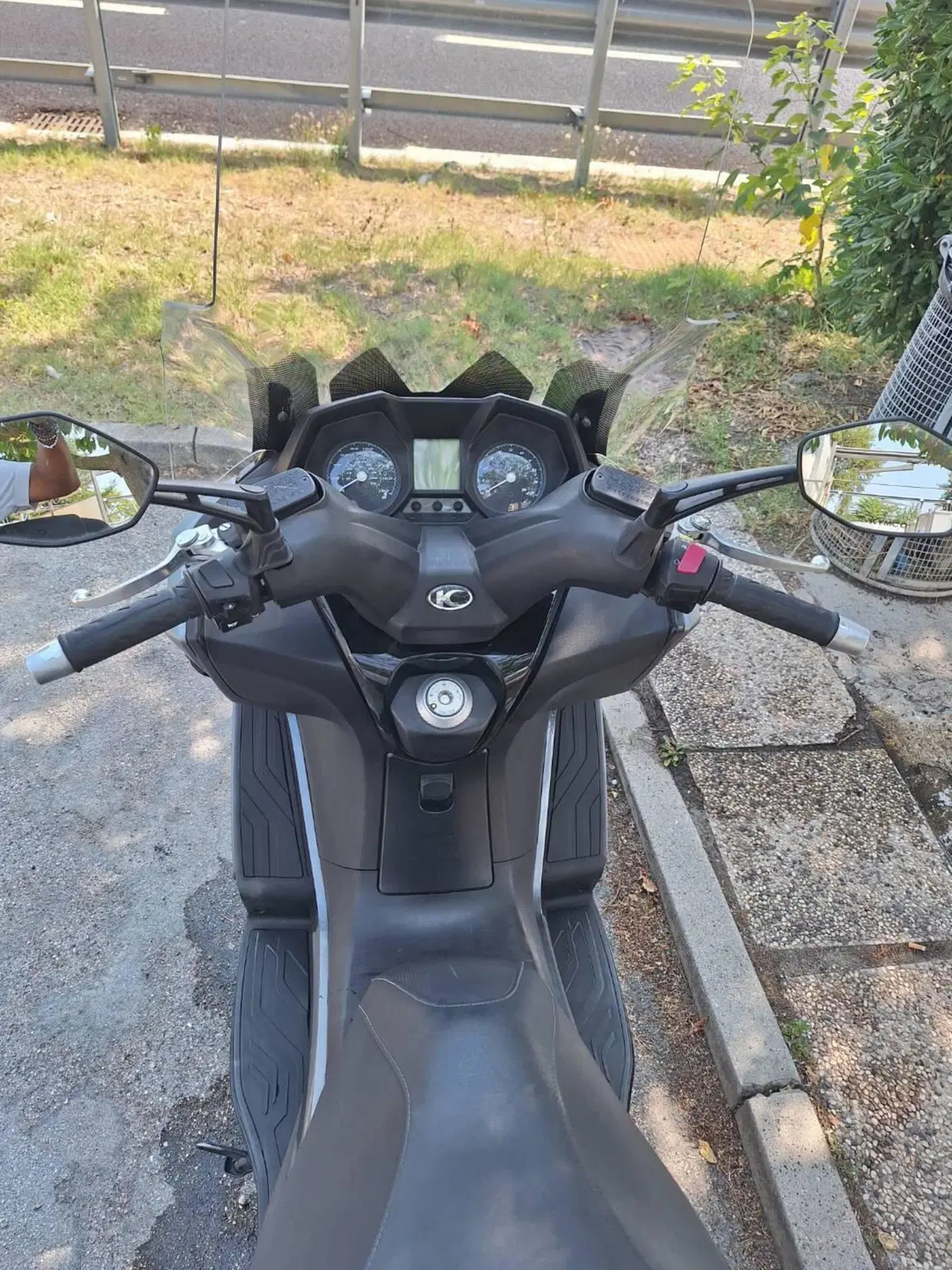 Kymco Downtown 350i ABS (2015 - 17) (5)