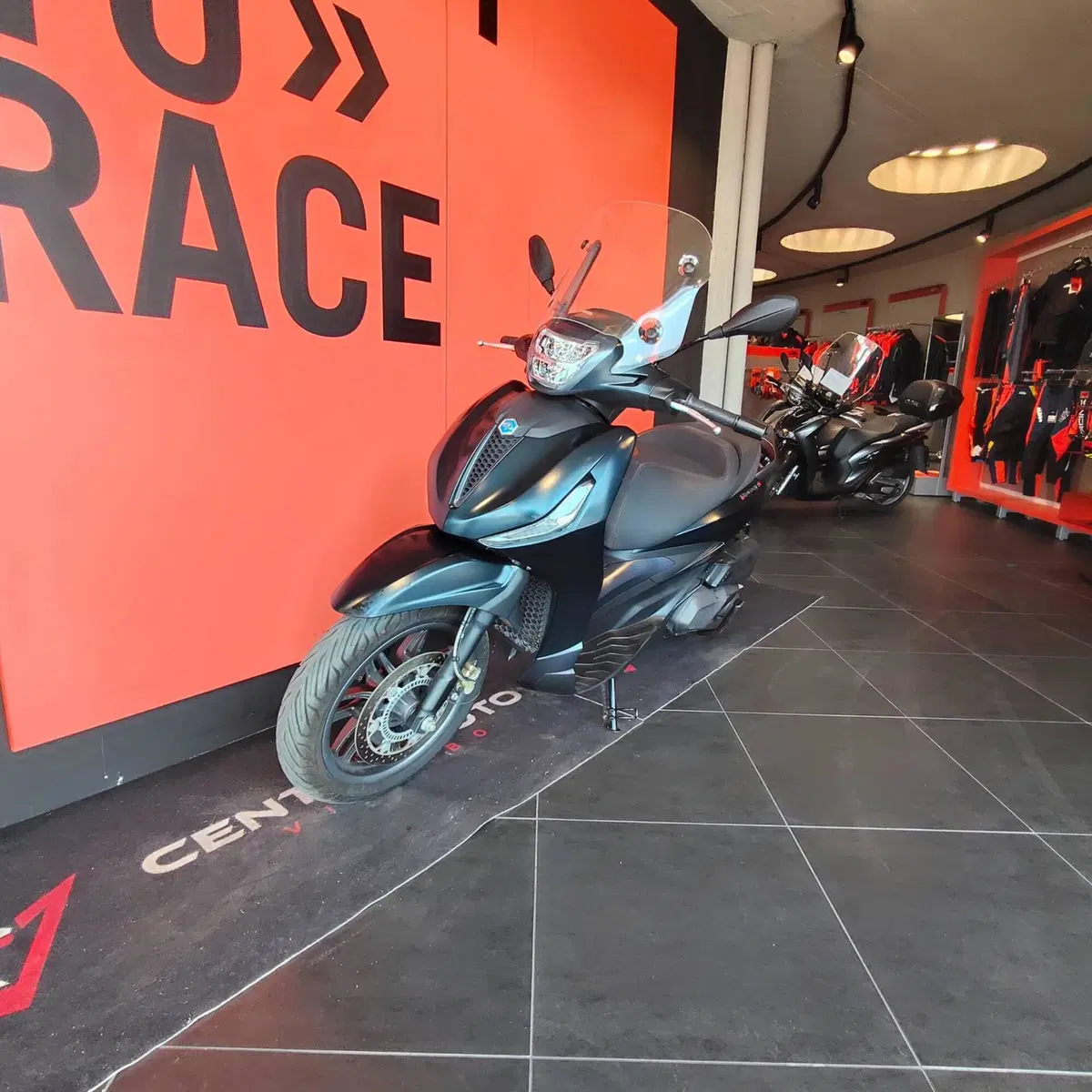 Piaggio Beverly 400 S ABS-ASR (2021 - 24) (9)