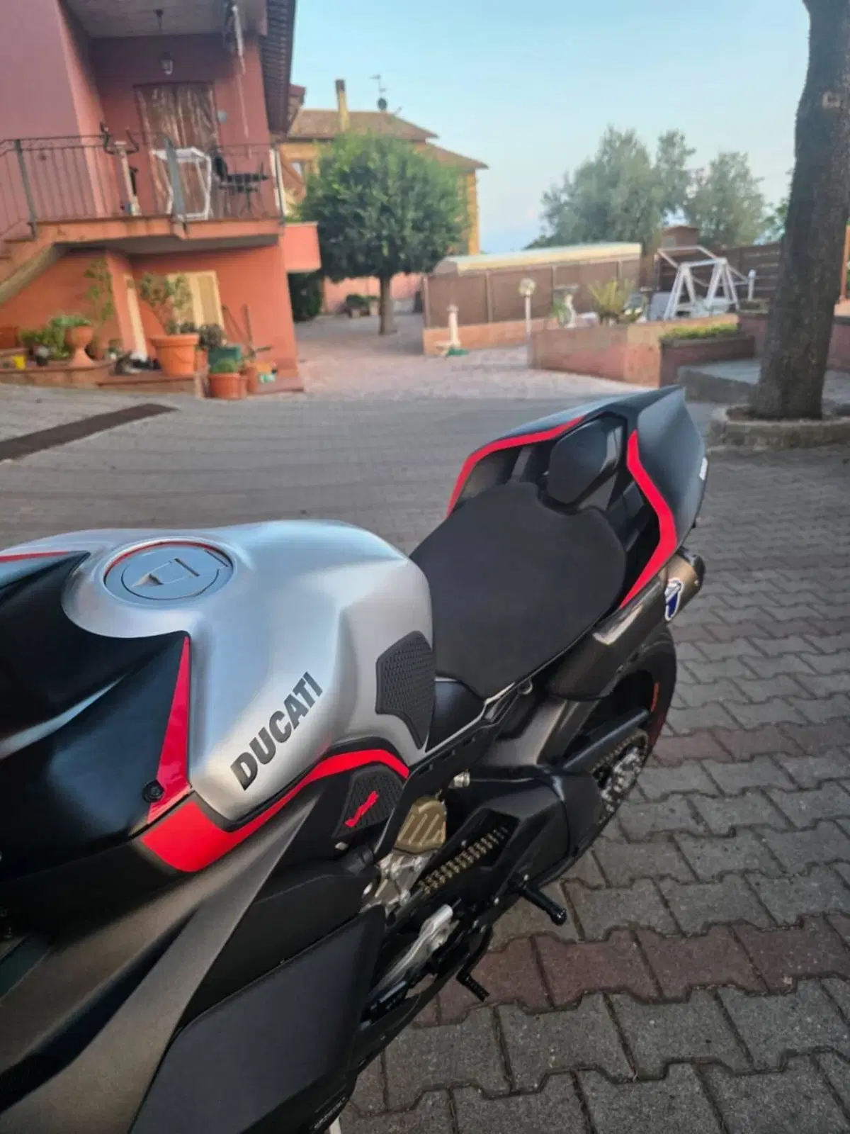 Ducati Panigale V4 1100 (2021) (6)