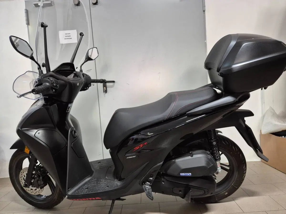 Honda SH 150 Sport (2026) (2)