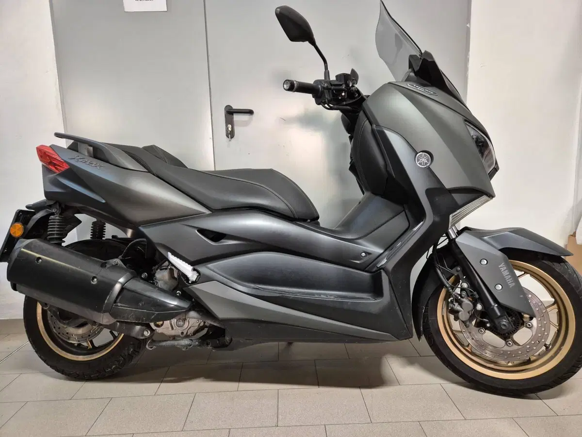 Yamaha X-Max 300 (2021 - 24) (3)