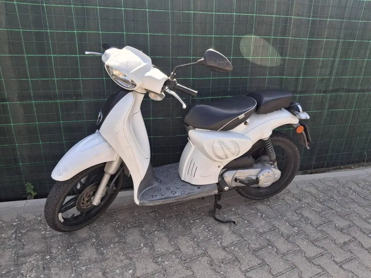 Aprilia Scarabeo 50 2t (2008 - 17) (2)
