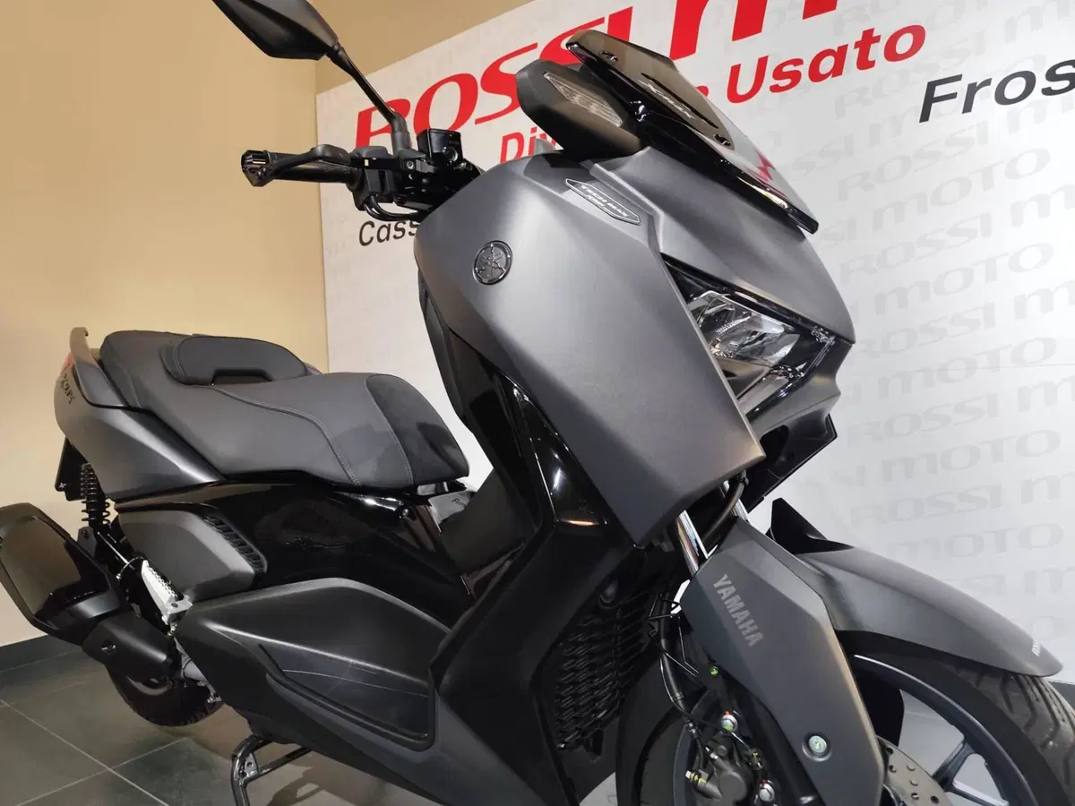 Yamaha X-Max 300 Tech Max (2025 - 26) (3)