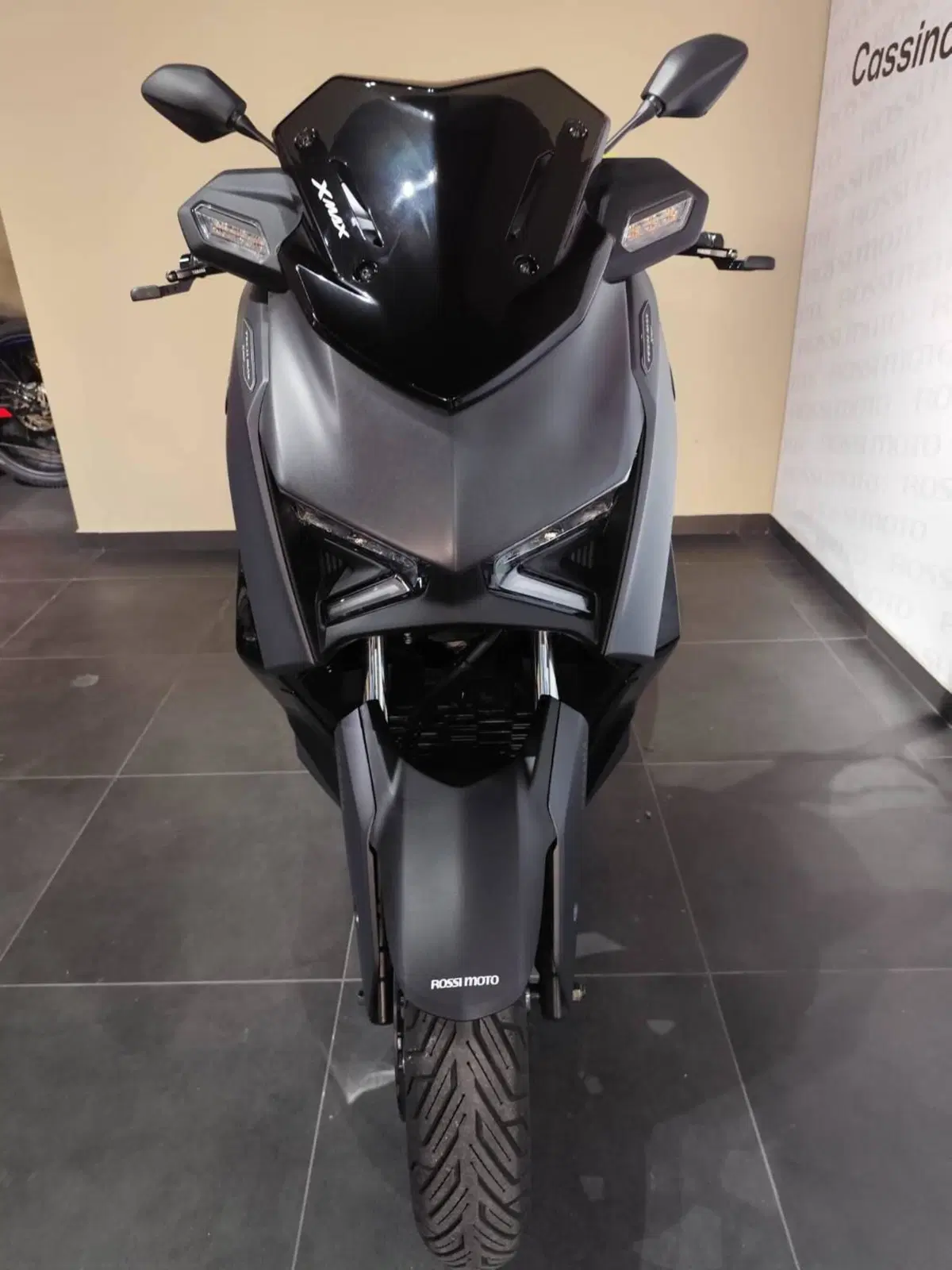 Yamaha X-Max 300 Tech Max (2025 - 26) (4)