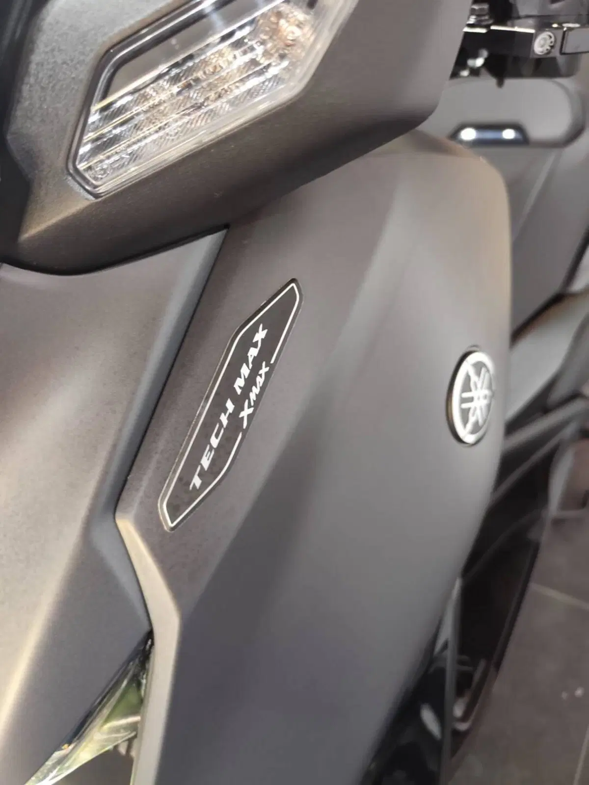 Yamaha X-Max 300 Tech Max (2025 - 26) (8)