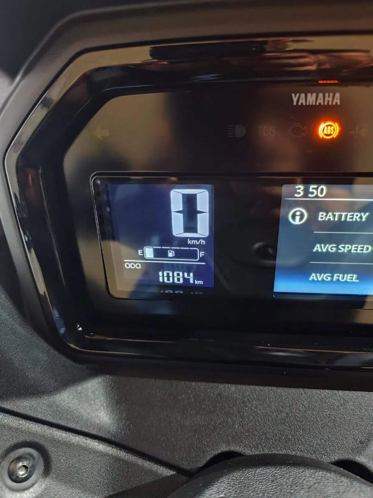 Yamaha X-Max 300 Tech Max (2025 - 26) (9)