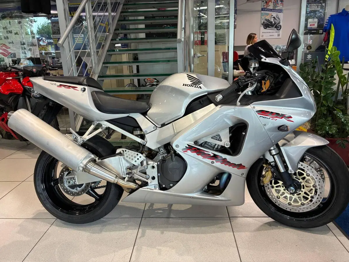 Honda CBR 900 RR Fireblade (2000 - 01)