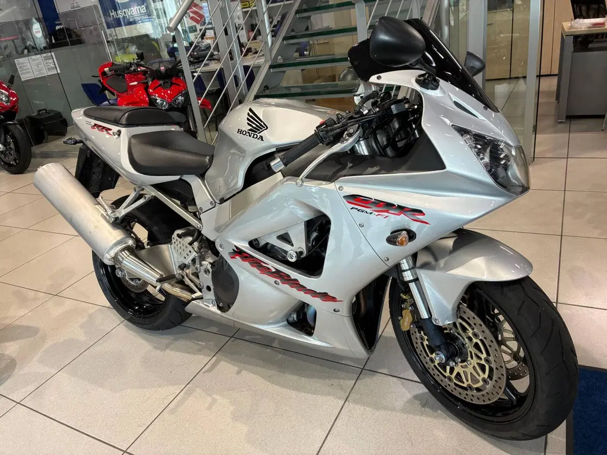 Honda CBR 900 RR Fireblade (2000 - 01) (2)