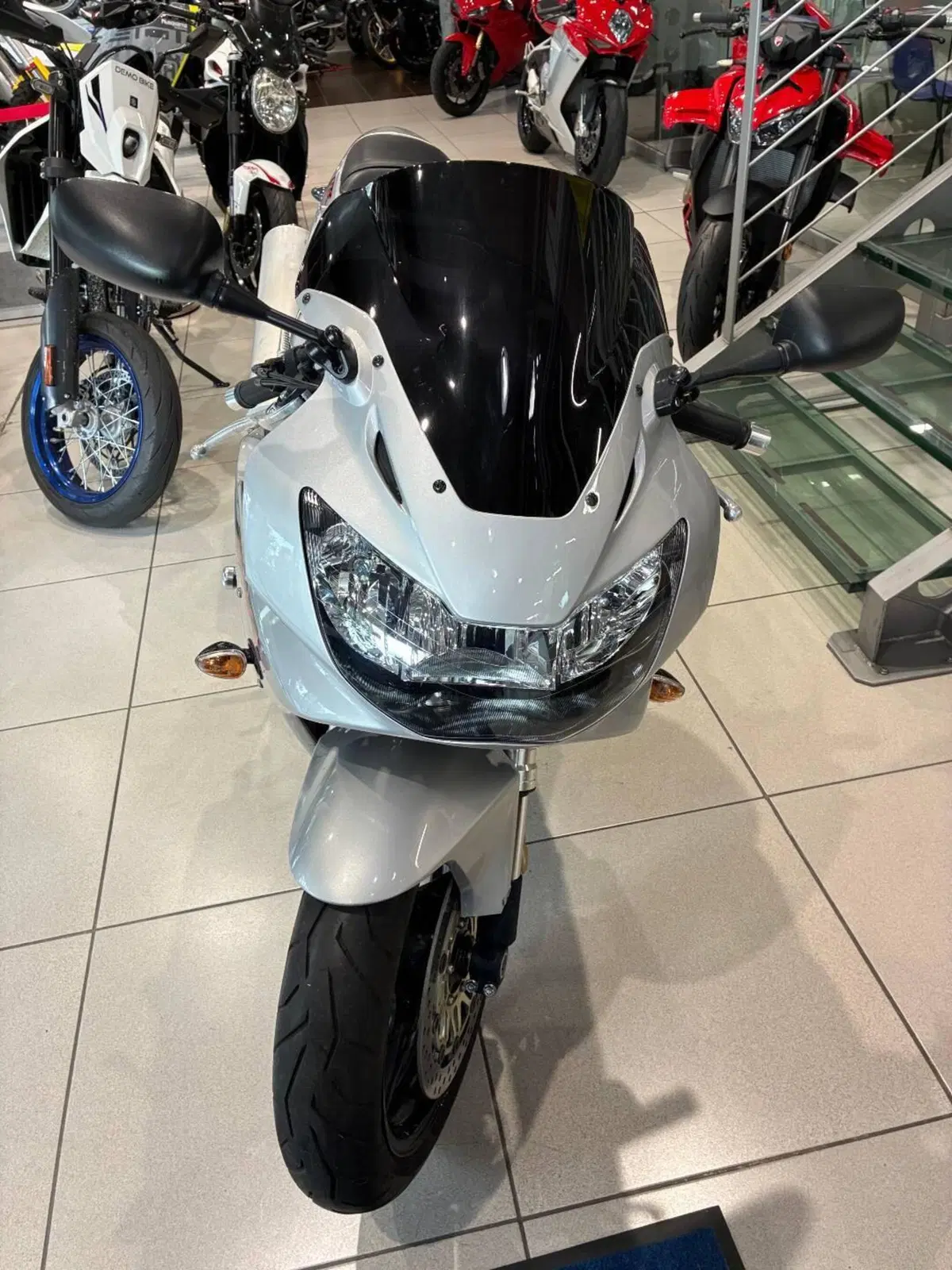 Honda CBR 900 RR Fireblade (2000 - 01) (3)