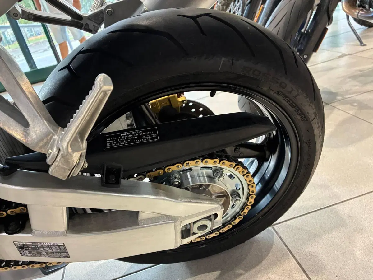Honda CBR 900 RR Fireblade (2000 - 01) (6)