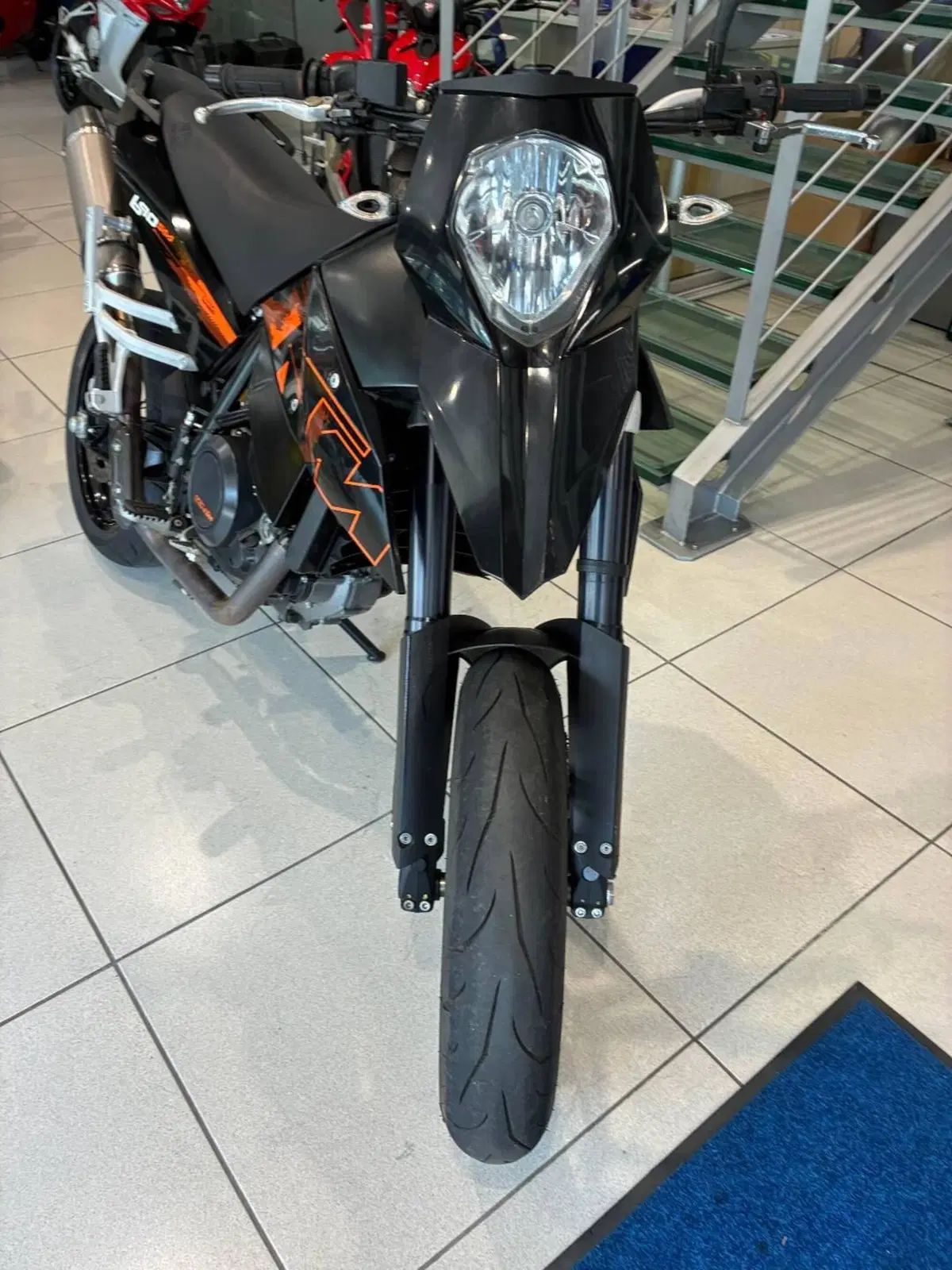 KTM 690 Supermoto (3)