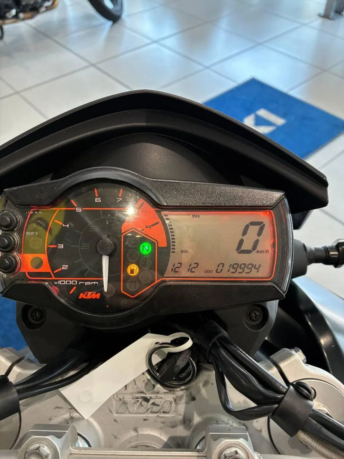 KTM 690 Supermoto (9)