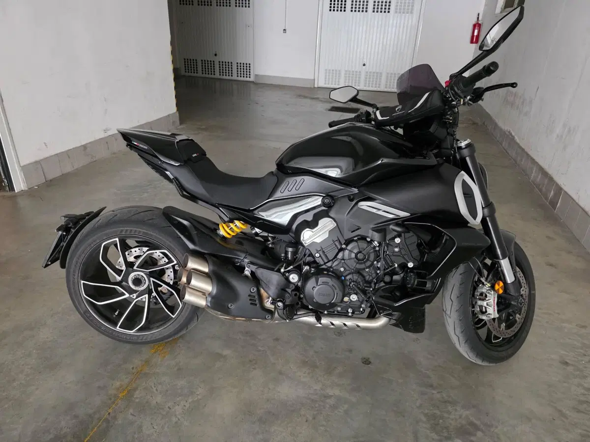 Ducati Diavel V4 (2023 - 26) (12)