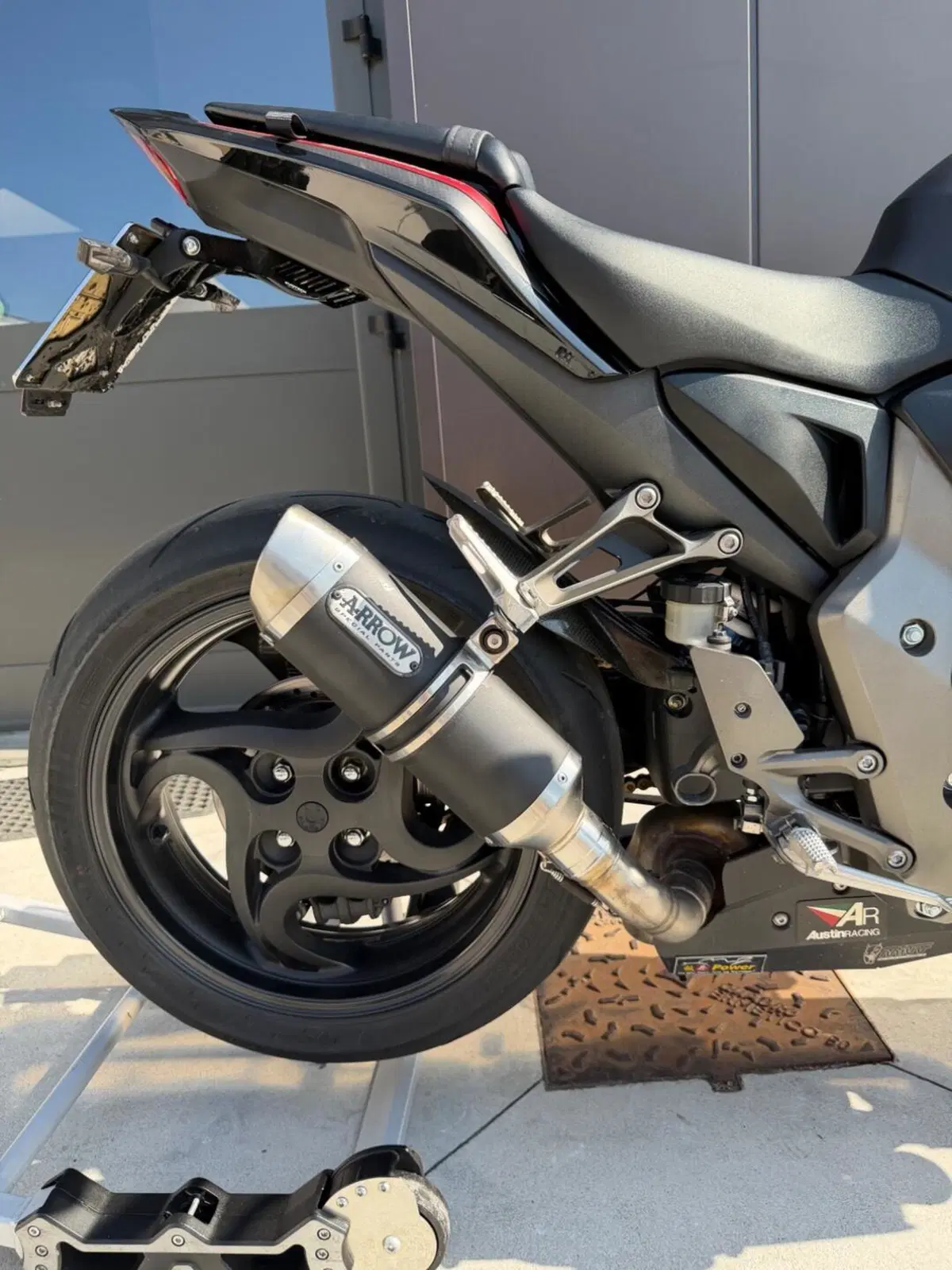Honda CB 1000 R (2008 - 10) (13)