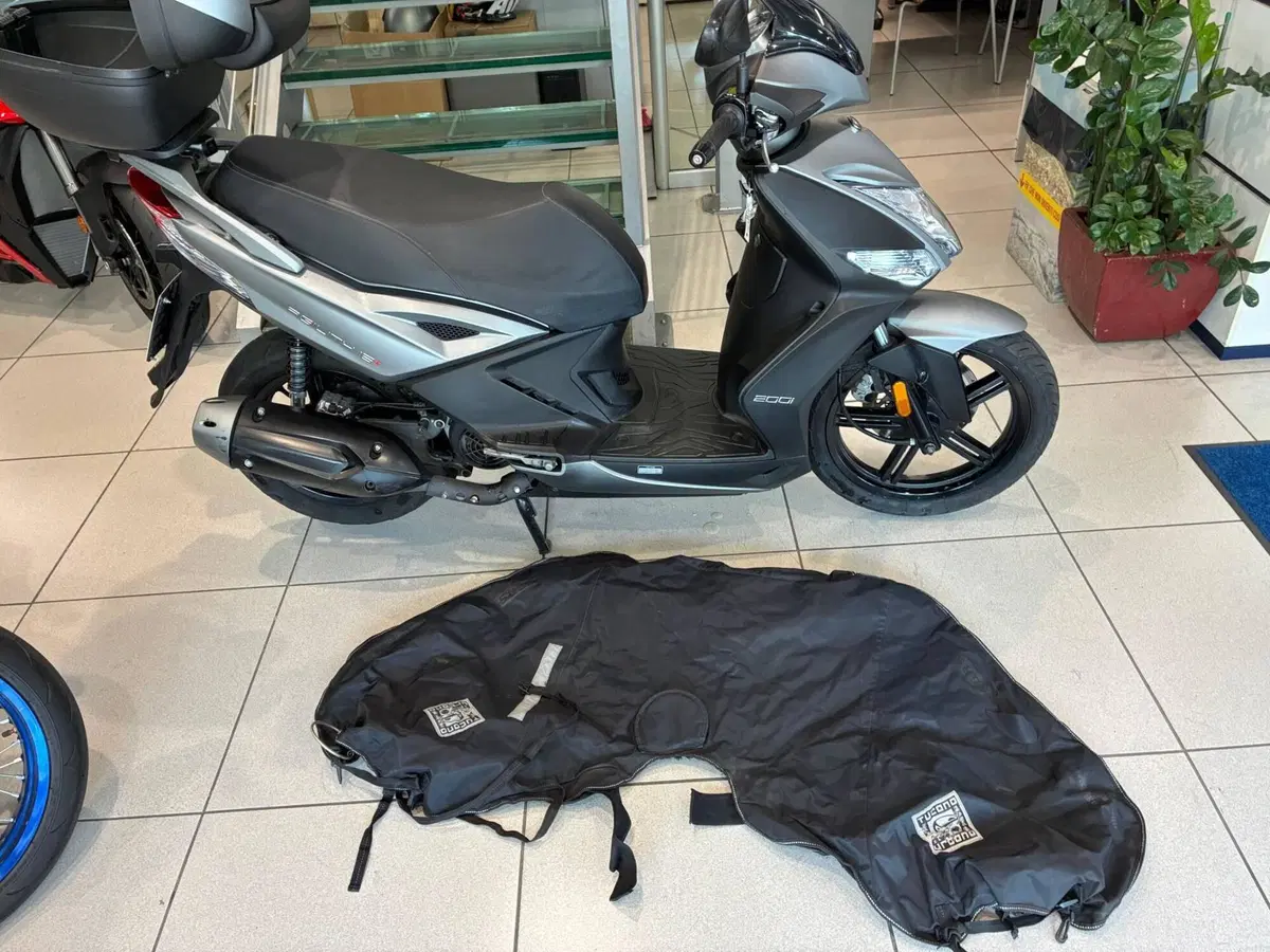 Kymco Agility 200i R16 + (2021 - 25) (5)