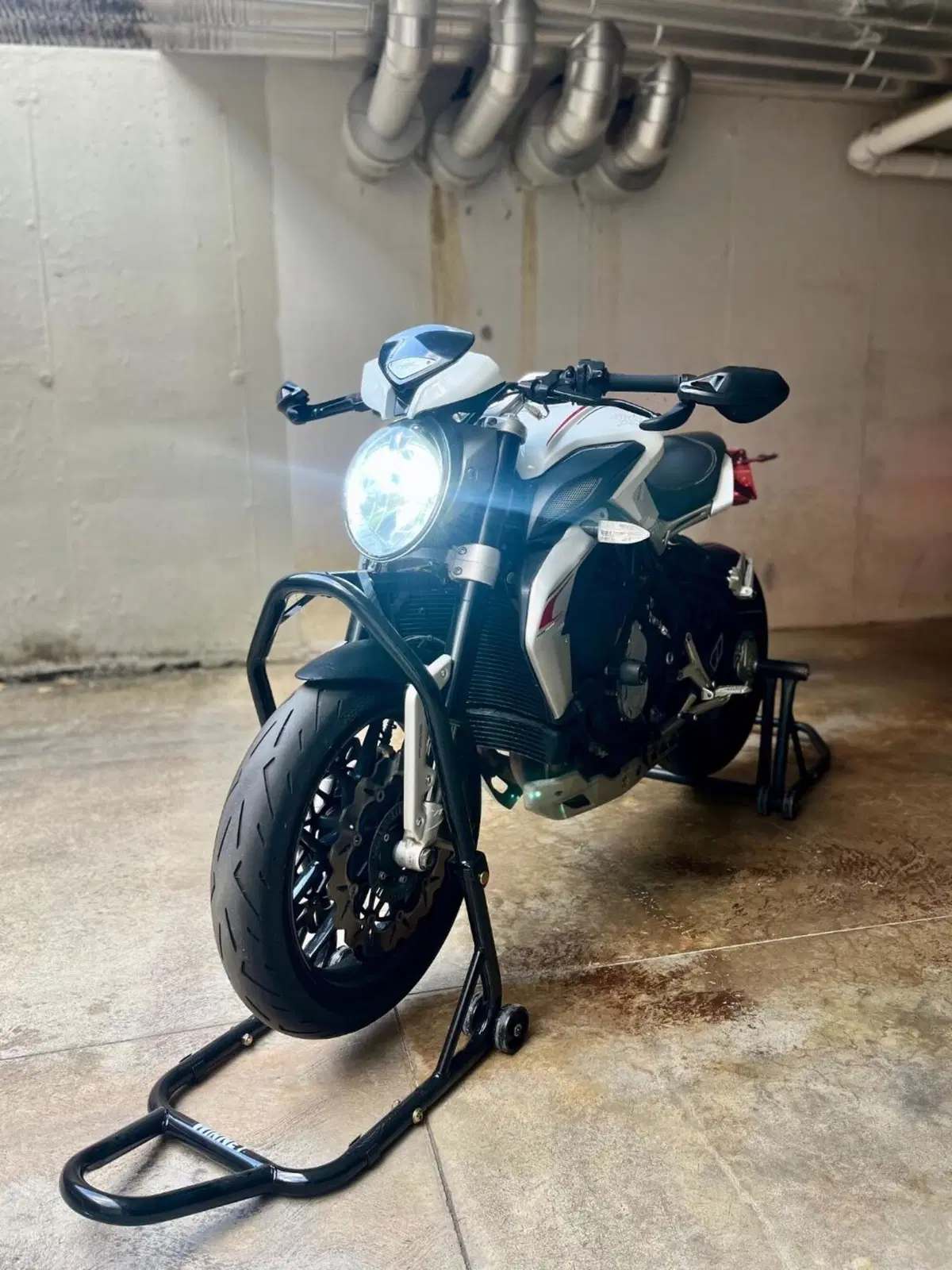 MV Agusta Dragster 800 (2014 - 19) (2)