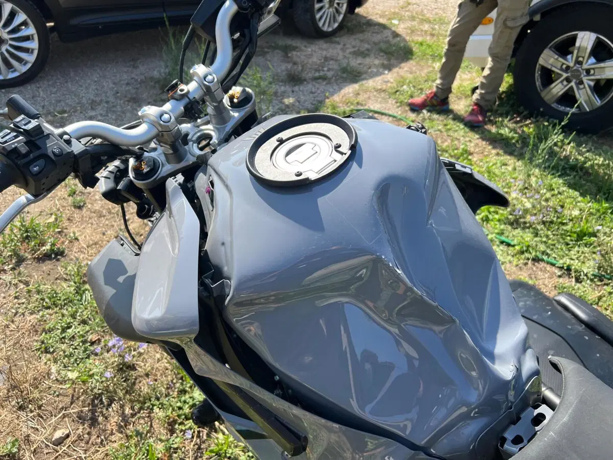 Yamaha MT-10 ABS (2016 - 17) (4)