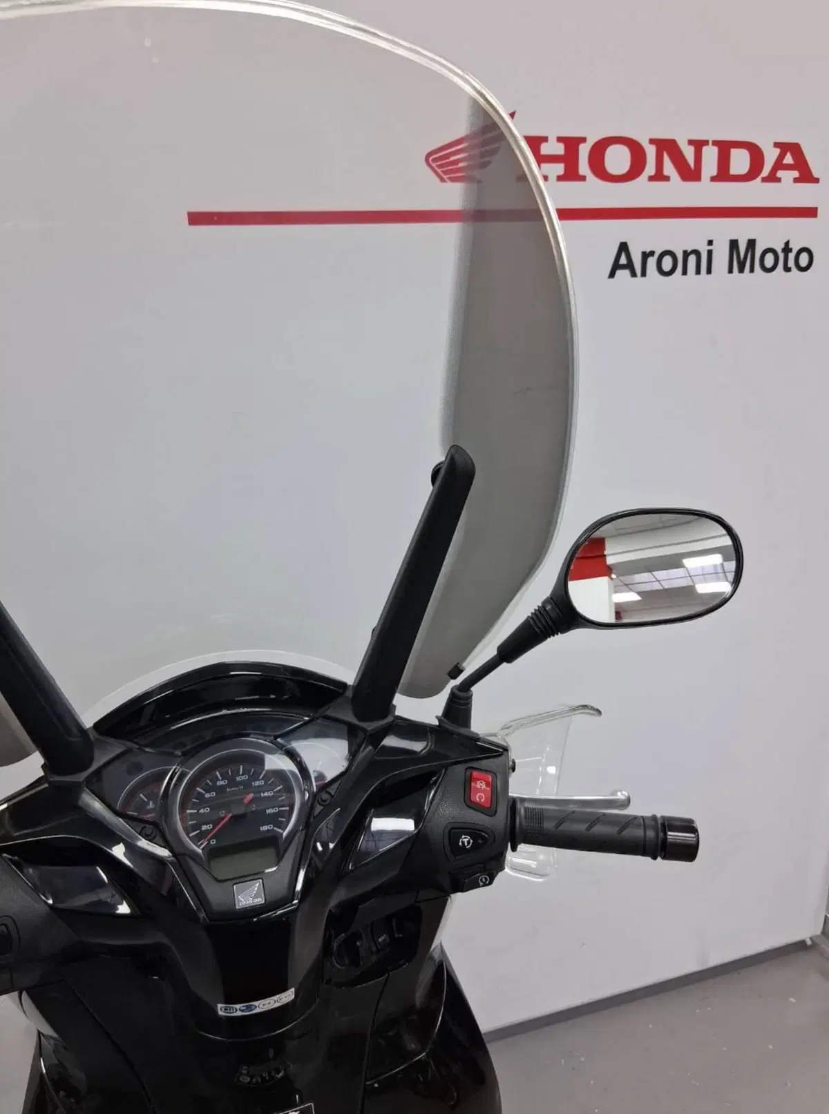 Honda SH 300 i ABS (2016 - 20) (4)