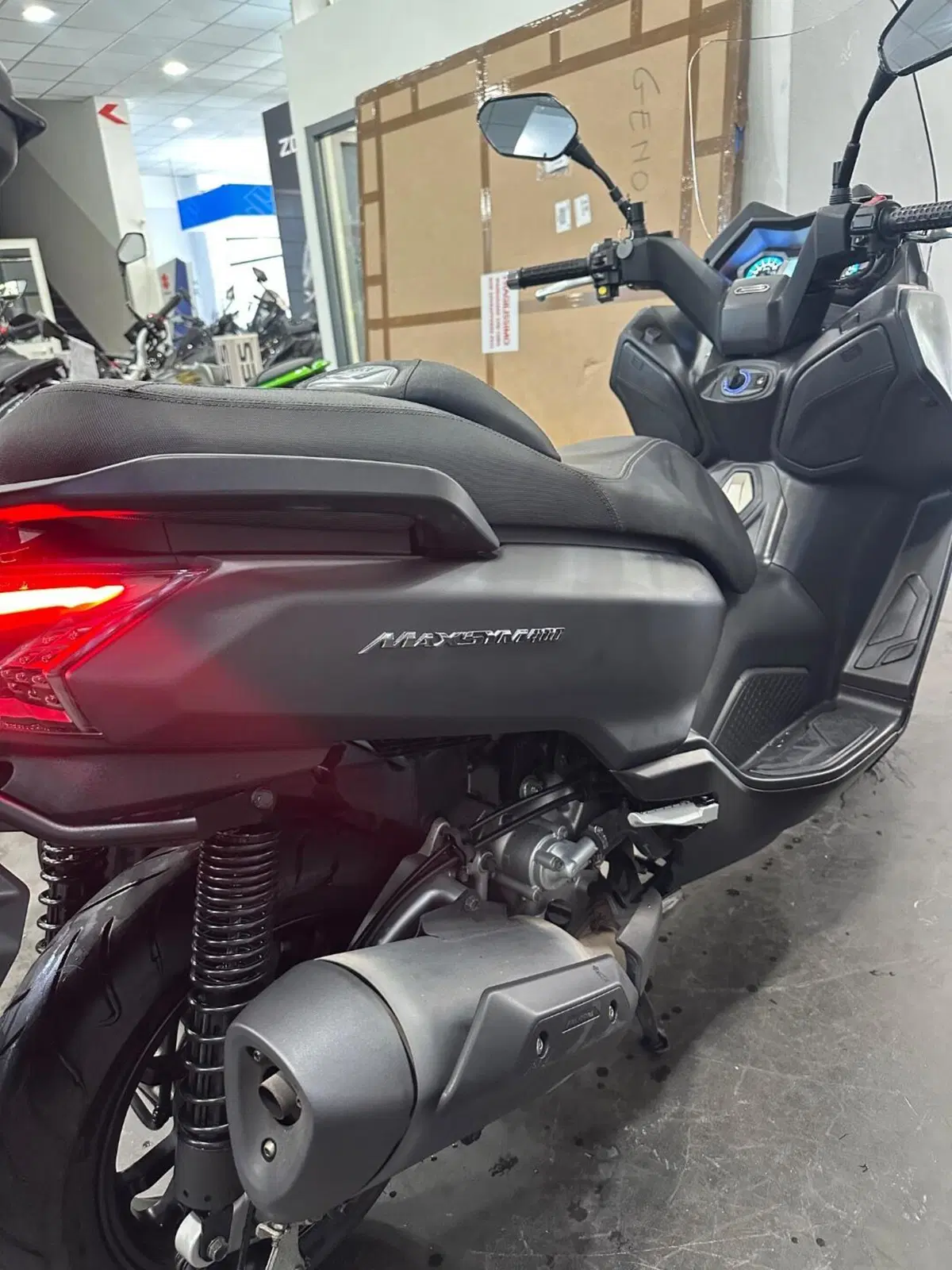 Sym Maxsym 400 (2021 - 25) (6)