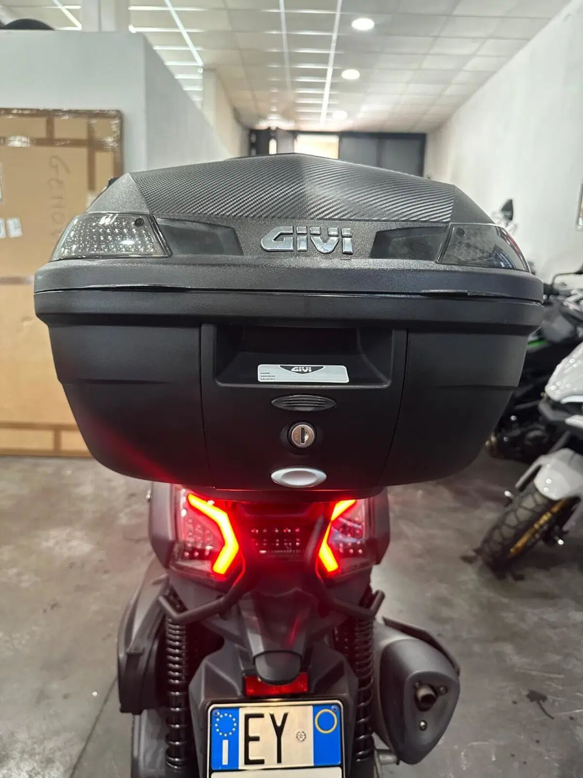 Sym Maxsym 400 (2021 - 25) (7)