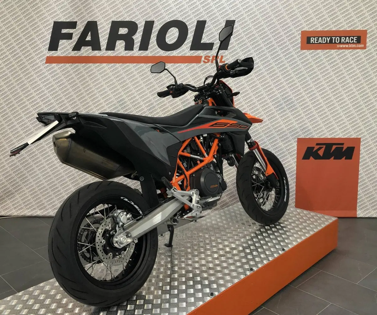 KTM 690 SMC R (2021 - 22) (2)