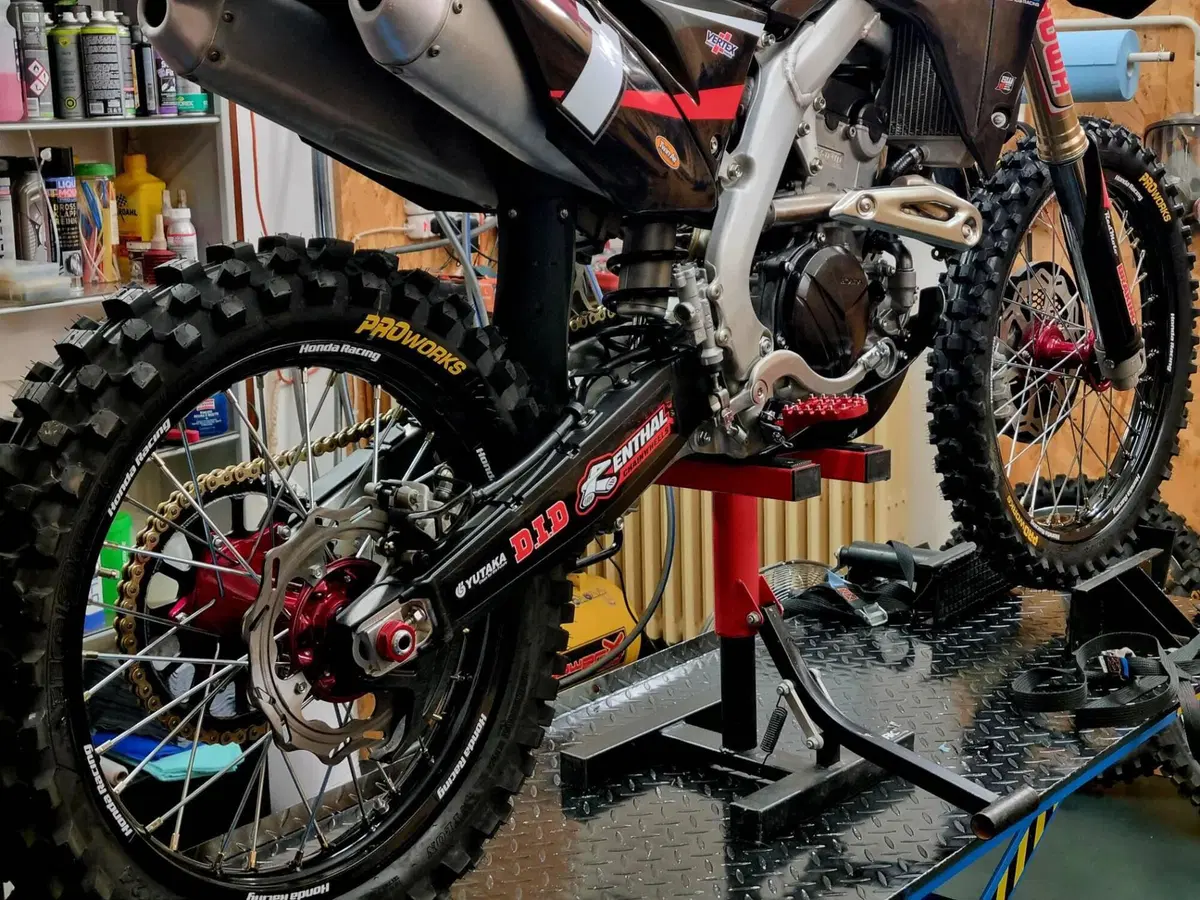 Honda CRF 250R (2020) (8)