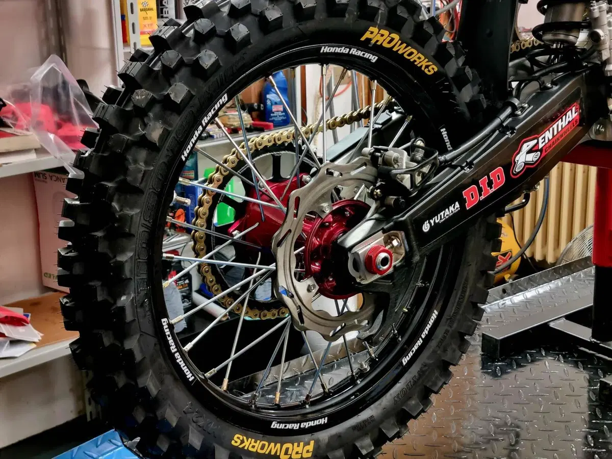 Honda CRF 250R (2020) (9)