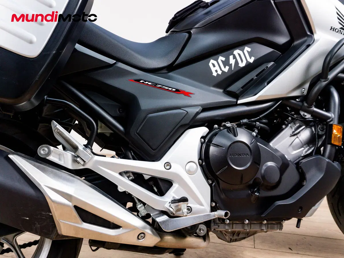 Honda NC 750 X ABS (2014 - 15) (4)