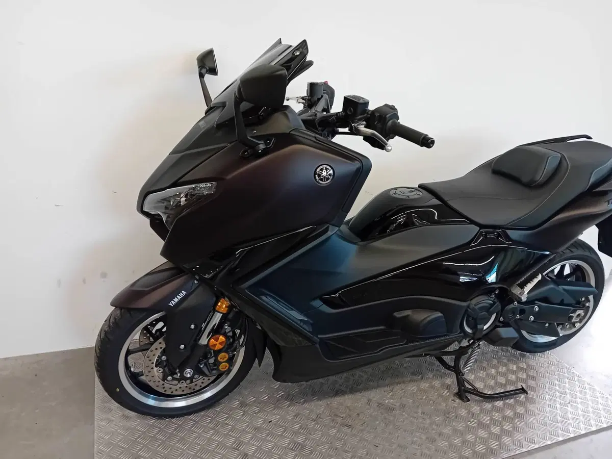 Yamaha T-Max 560 Tech Max (2025 - 26) (4)
