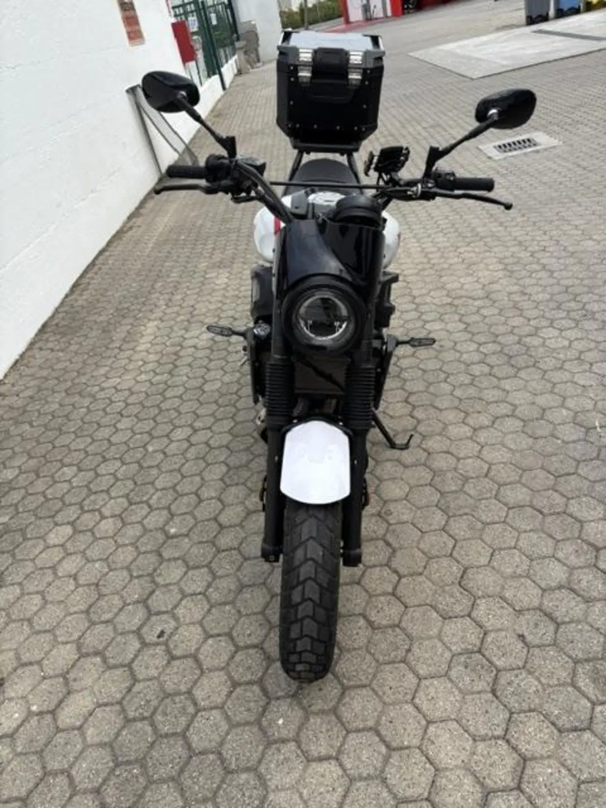 Yamaha XSR 700 XTribute (2022 - 24) (6)