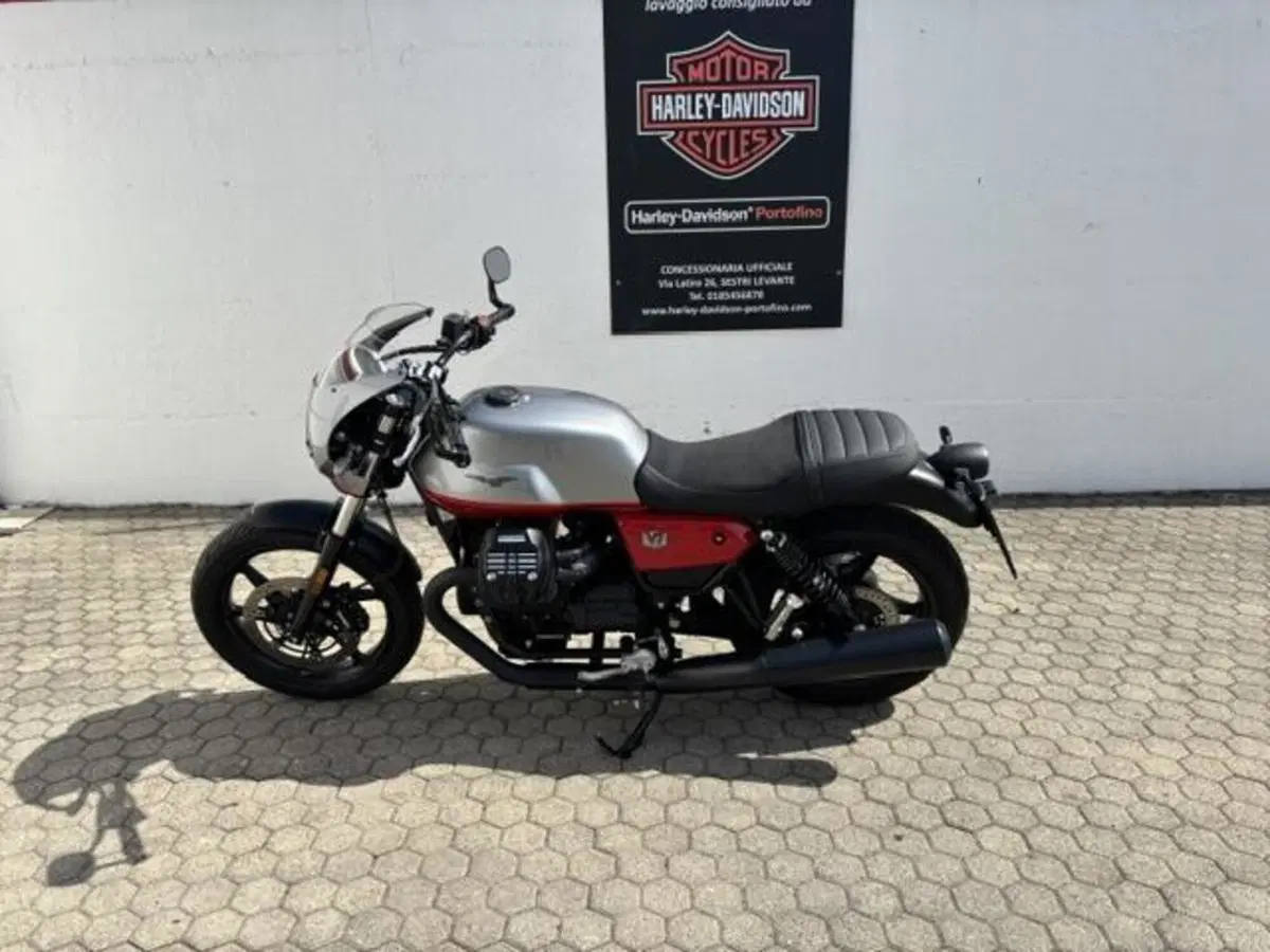 Moto Guzzi V7 Stone Corsa (2023 - 25) (4)