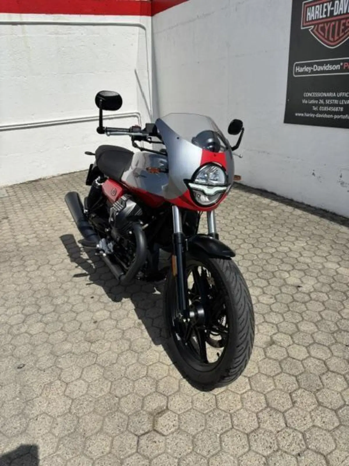Moto Guzzi V7 Stone Corsa (2023 - 25) (7)