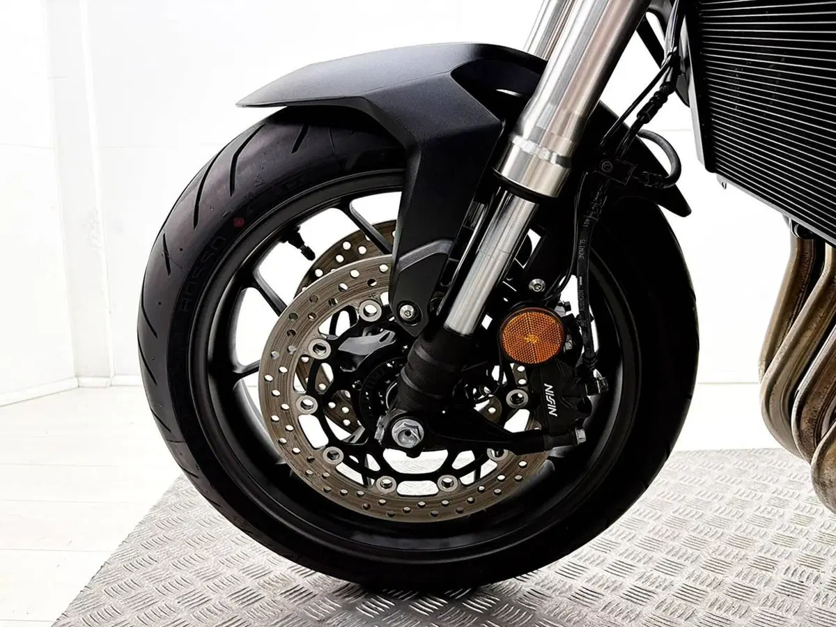 Honda CB 1000 Hornet (2025 - 26) (13)