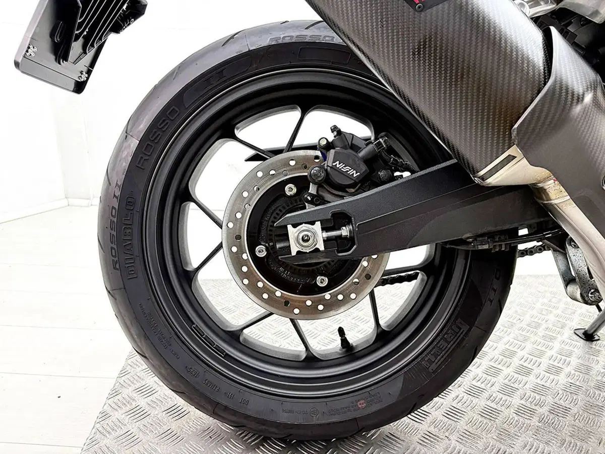 Honda CB 1000 Hornet (2025 - 26) (6)