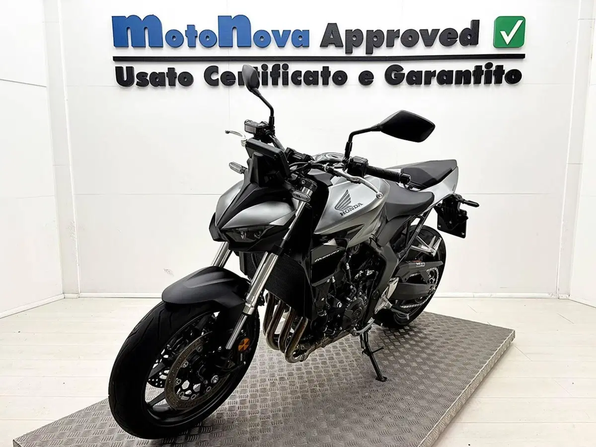 Honda CB 1000 Hornet (2025 - 26) (3)