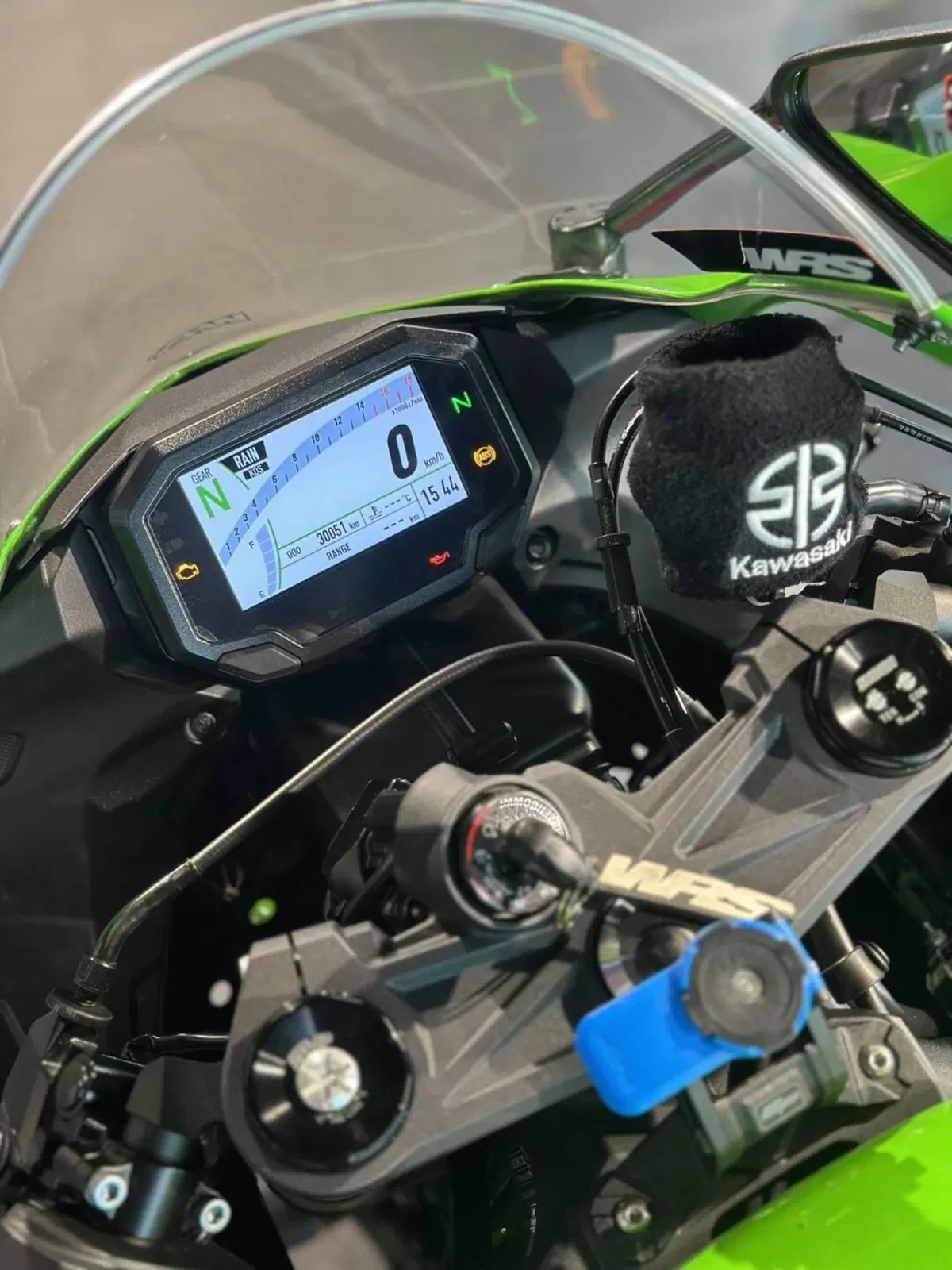 Kawasaki Ninja 636 ZX-6R (2024 - 26) (4)